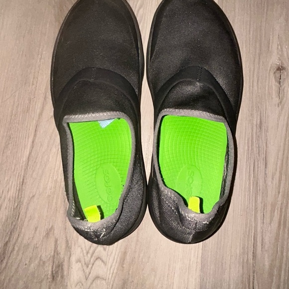 OOFOS Charcoal Slip-On Shoes with Neon Green Interior - Picture 5 of 6